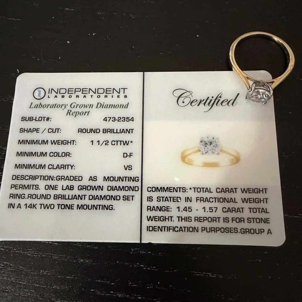 Pre-loved lab grown diamond solitaire ring - Picture 3 of 7